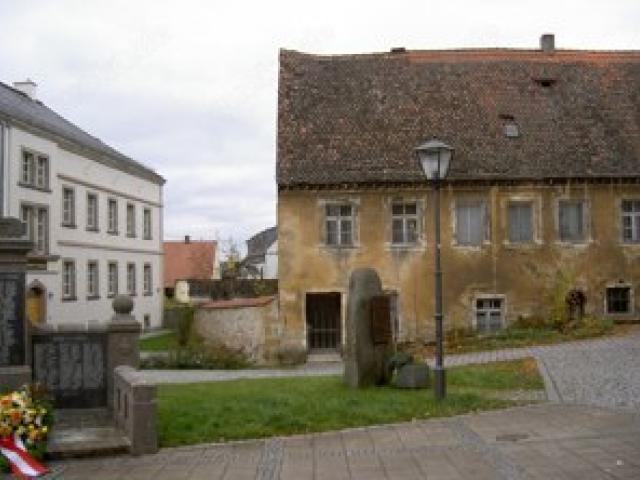 Denkmalgeschütztes altes Kloster, Umbaumöglichkeit zum Wohnhaus mit hoher Abschreibung 100% Afa - 1